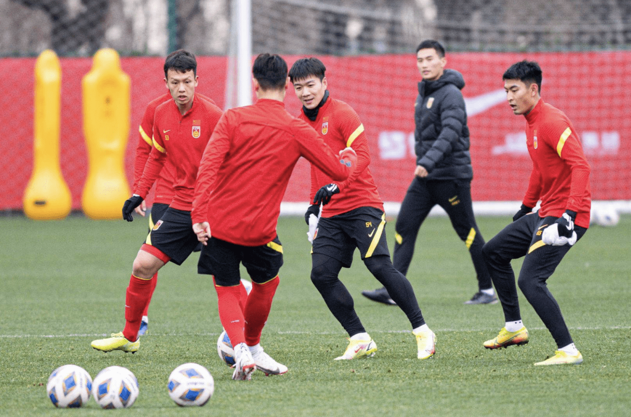 包含葡超倒计时，达拉斯独行侠今晚迎来里程碑，细节引发关注，态度坚定，年轻球员得到机会的词条