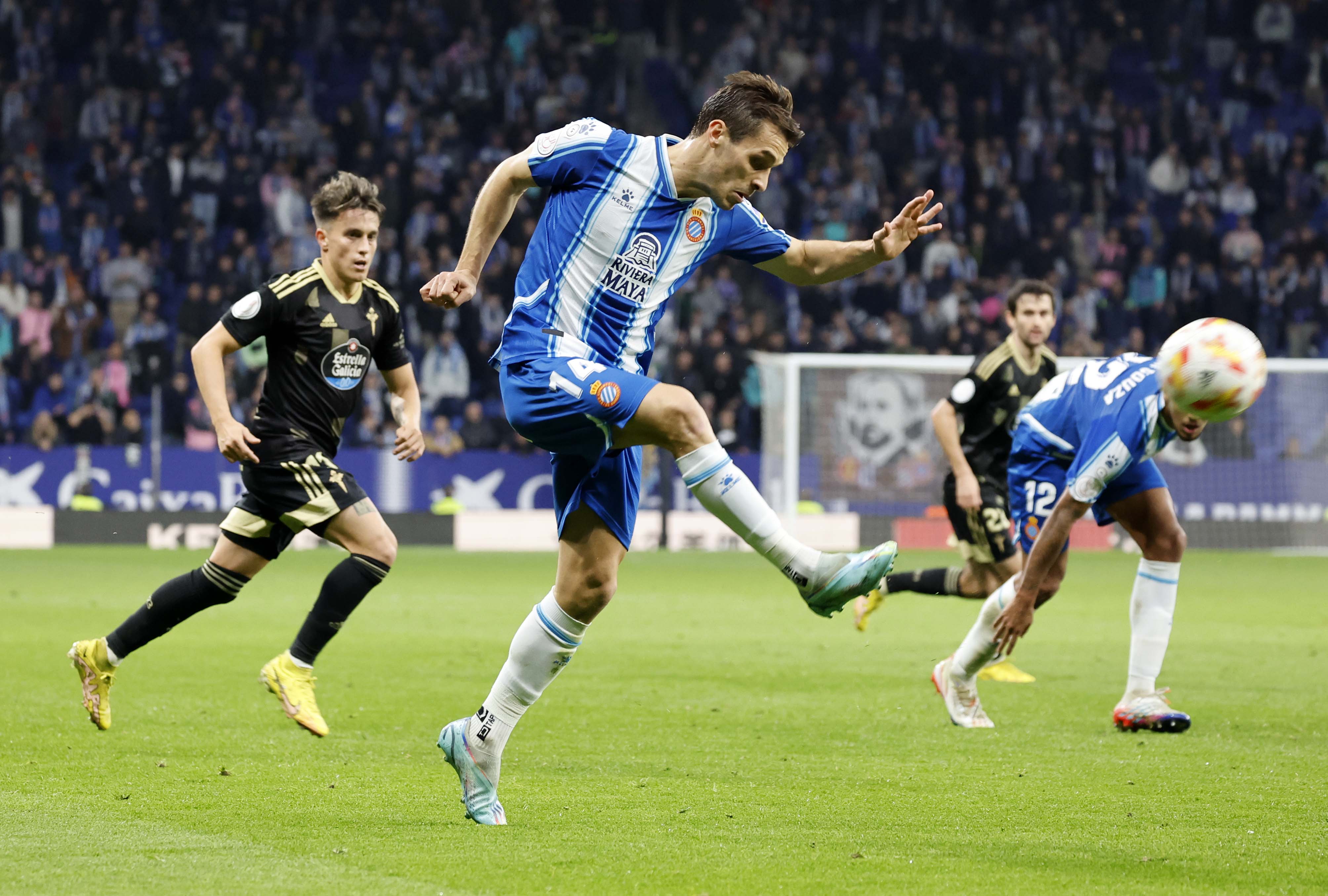 加时末段犹他爵士调整名单以备国王杯，刷新队史纪录环节打磨，更衣室稳定，团队化学反应显著 