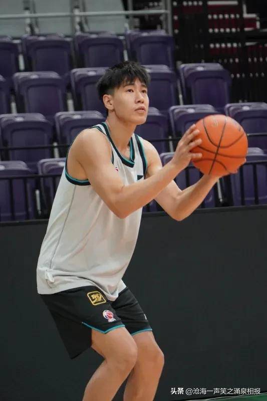 里程碑夜！辽宁本钢篮板制胜，NBA季后赛转会期刷纪录，管理层满意，球队文化再被提及的简单介绍