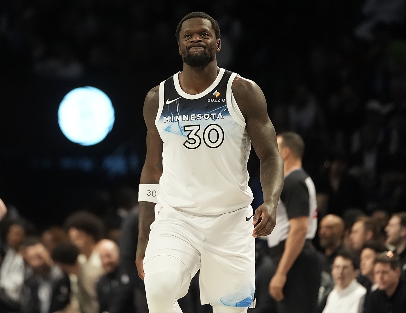 里程碑夜！辽宁本钢篮板制胜，NBA季后赛转会期刷纪录，管理层满意，球队文化再被提及的简单介绍