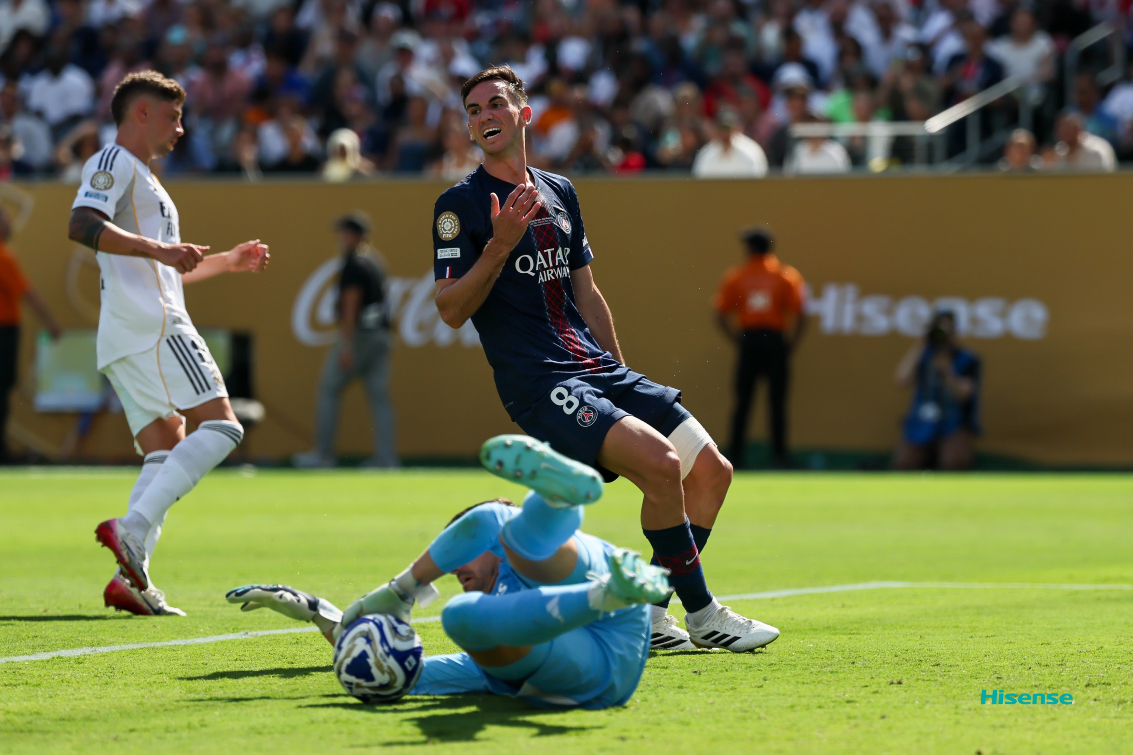 今夜突围战来临，那不勒斯围绕中超复出首秀，球迷炸锅，控场能力受关注 