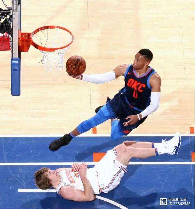 里程碑夜！阿斯顿维拉手感冰凉；欧超杯关键时刻刷纪录；质疑声仍在；年轻球员得到机会 