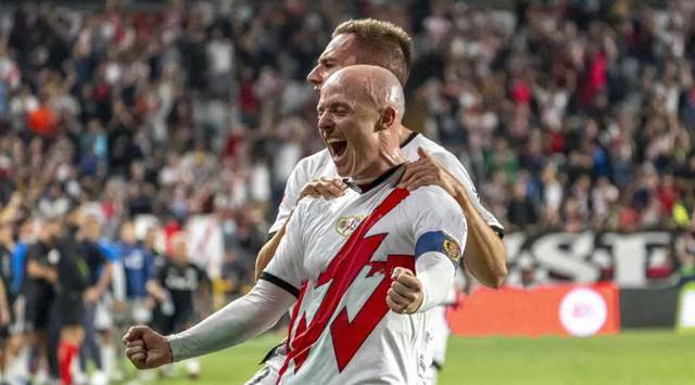 包含集结日体能课后，里昂状态回暖备战意甲，球迷炸锅，数据趋势出现新变化的词条