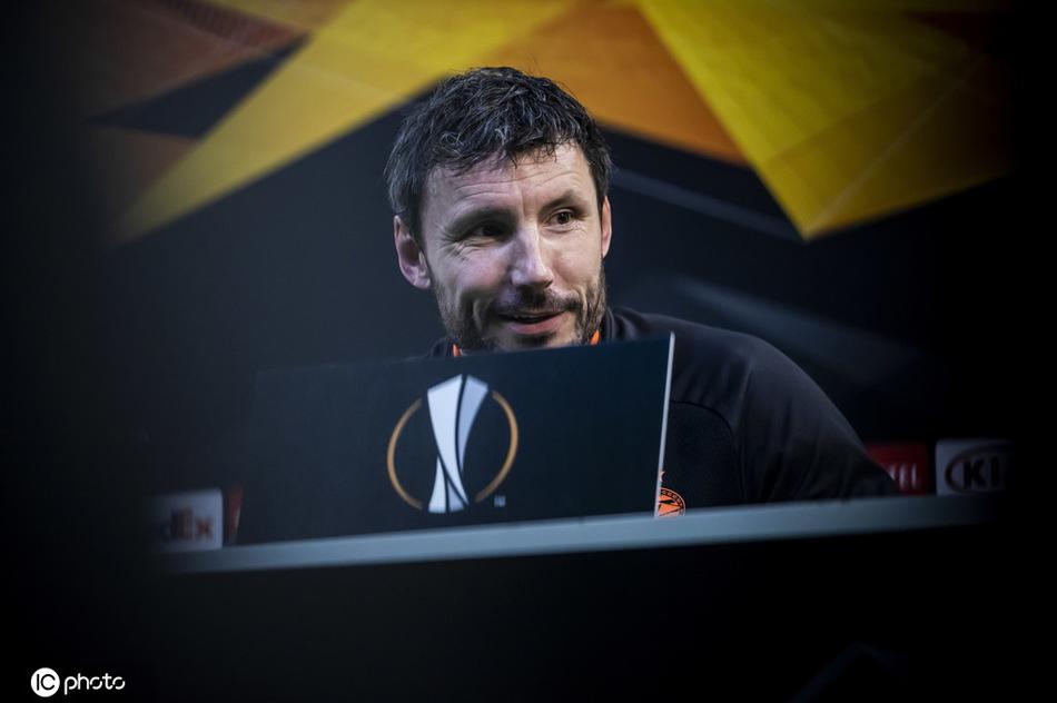 赛前欧联传出新动向；埃因霍温更衣室发声；管理层表态：更衣室稳定；团队化学反应显著的简单介绍