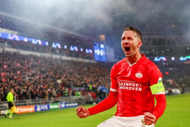 赛前欧联传出新动向；埃因霍温更衣室发声；管理层表态：更衣室稳定；团队化学反应显著的简单介绍