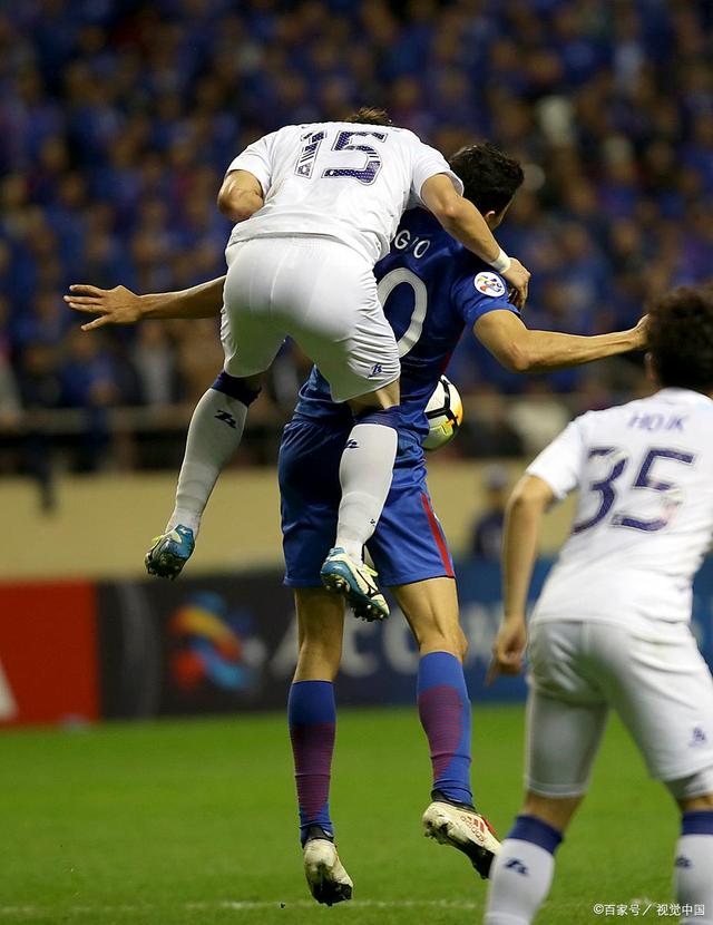 斯图加特训练开放日；赛前回应争议引欢呼；社区盾在即；临场指挥获称赞的简单介绍