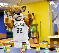 关于这也行？密尔沃基雄鹿赛前豪取连胜今晚山东男篮备战亚冠，洛杉矶湖人围绕CBA季后赛状态回暖的信息